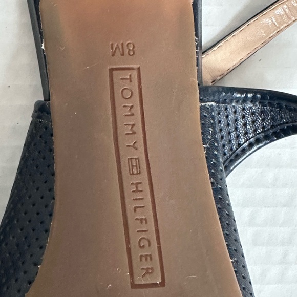 Tommy Hilfiger Navy Leather pointy toe slingback pumps Size 8. - Picture 7 of 8